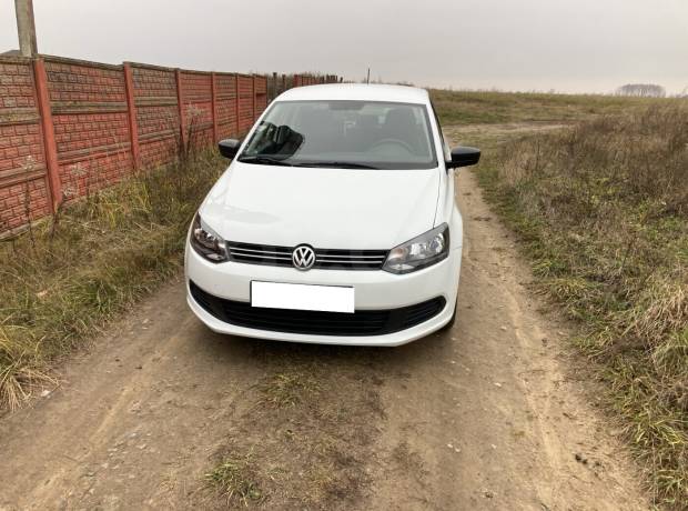 Volkswagen Polo Sedan I