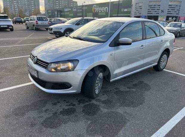 Volkswagen Polo Sedan I