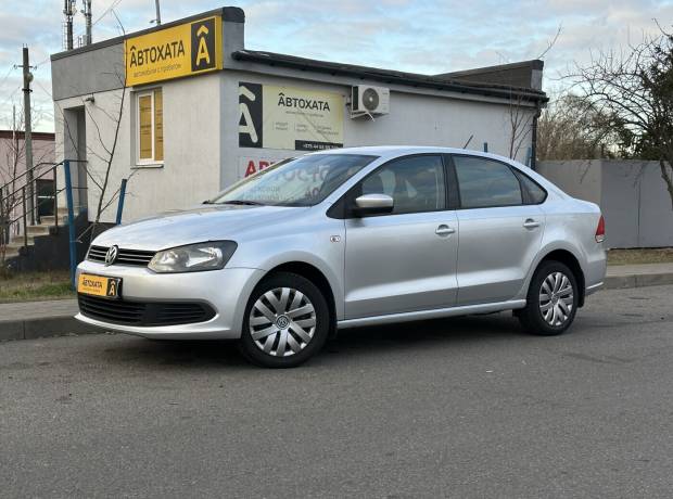 Volkswagen Polo Sedan I