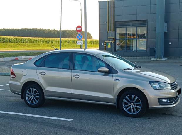 Volkswagen Polo Sedan I Рестайлинг