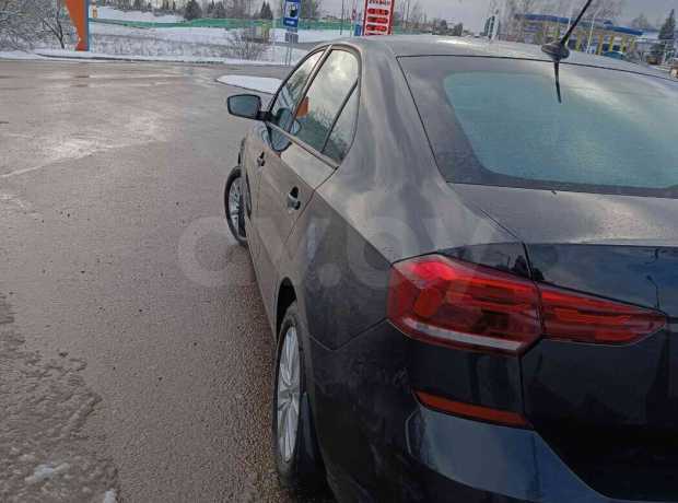 Volkswagen Polo Sedan II