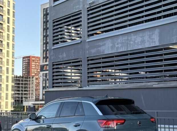 Volkswagen T-Roc , 2023, пробег 57000 км