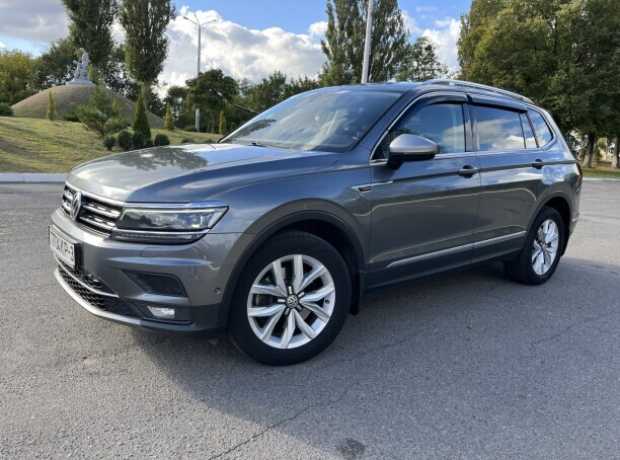 Volkswagen Tiguan Allspace II, 2018, пробег 225000 км Volkswagen Tiguan Allspace II, 2018, пробег 225000 км