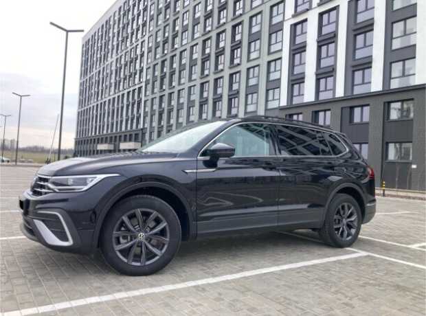 Volkswagen Tiguan Allspace II Рестайлинг, 2023, пробег 8500 км