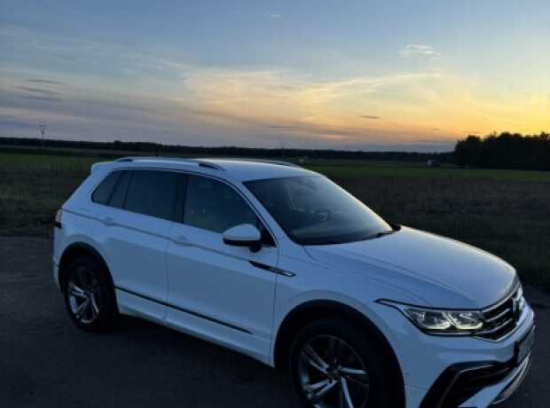 Volkswagen Tiguan II Рестайлинг, 2021, пробег 107000 км Volkswagen Tiguan II Рестайлинг, 2021, пробег 107000 км