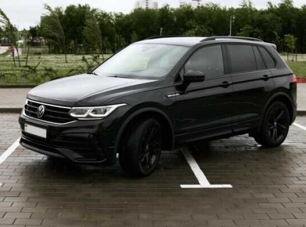 Volkswagen Tiguan II Рестайлинг, 2021, пробег 112000 км Volkswagen Tiguan II Рестайлинг, 2021, пробег 112000 км