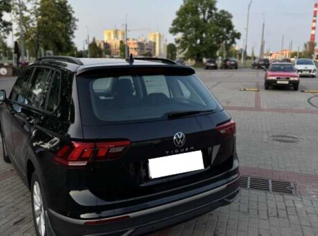 Volkswagen Tiguan II Рестайлинг, 2021, пробег 130000 км