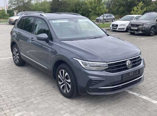 Volkswagen Tiguan II Рестайлинг, 2021, пробег 180000 км