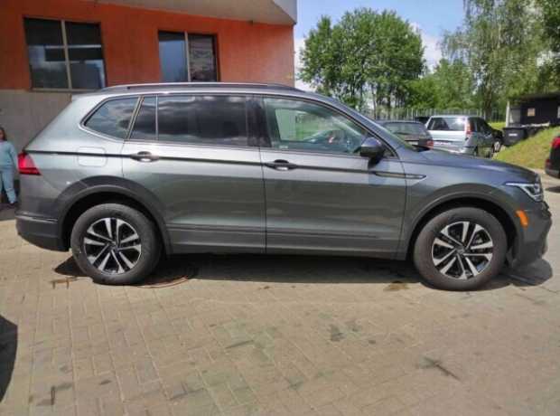 Volkswagen Tiguan II Рестайлинг, 2023, пробег 2500 км