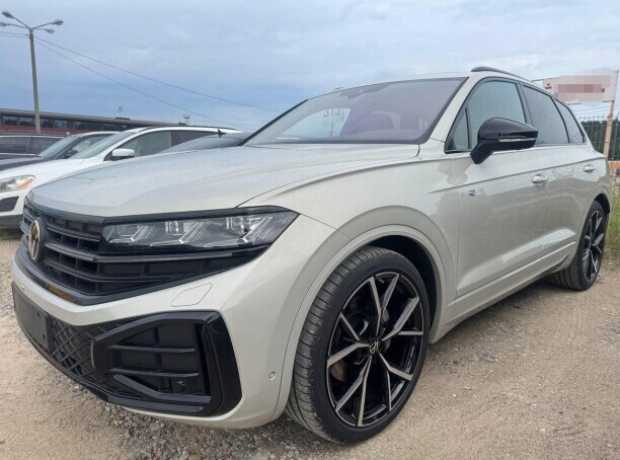 Volkswagen Touareg III  Рестайлинг, 2024, пробег 10000 км