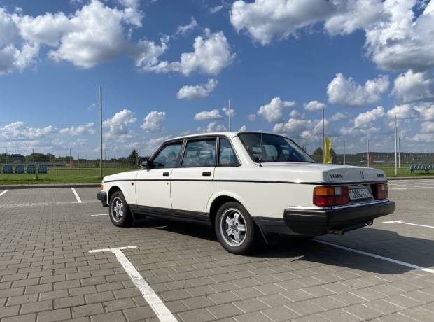 Volvo 240 series I