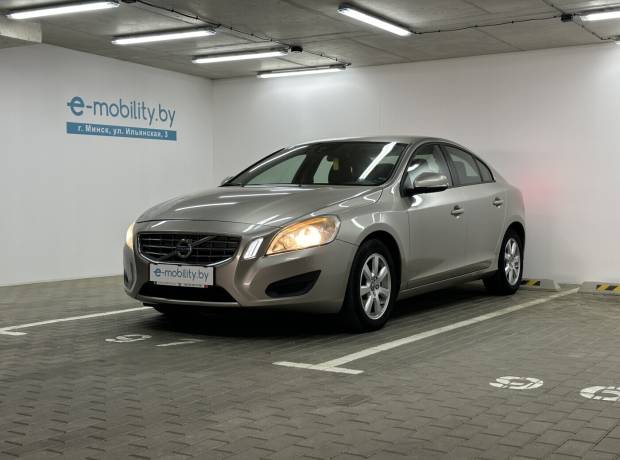 Volvo S60 II