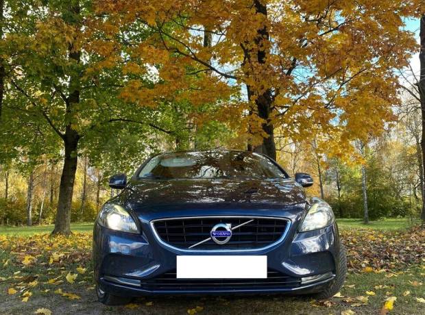 Volvo V40 II