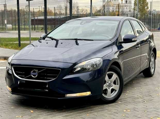 Volvo V40 II