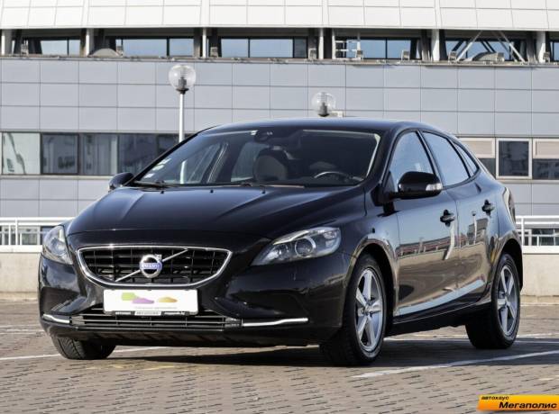 Volvo V40 II