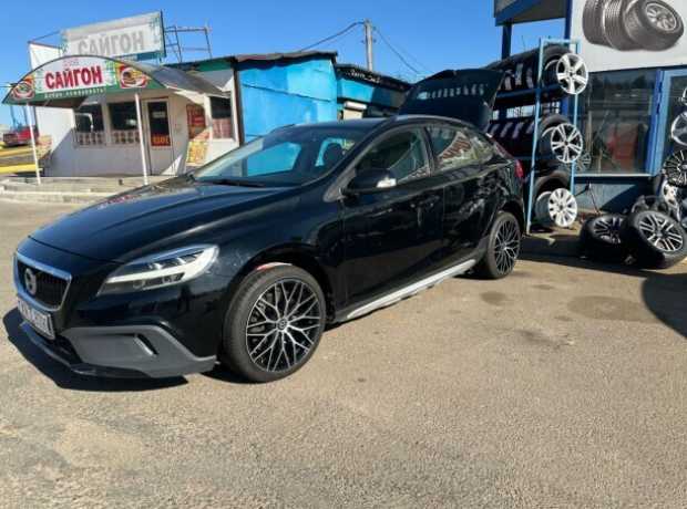 Volvo V40 II  Рестайлинг, 2018, пробег 150000 км