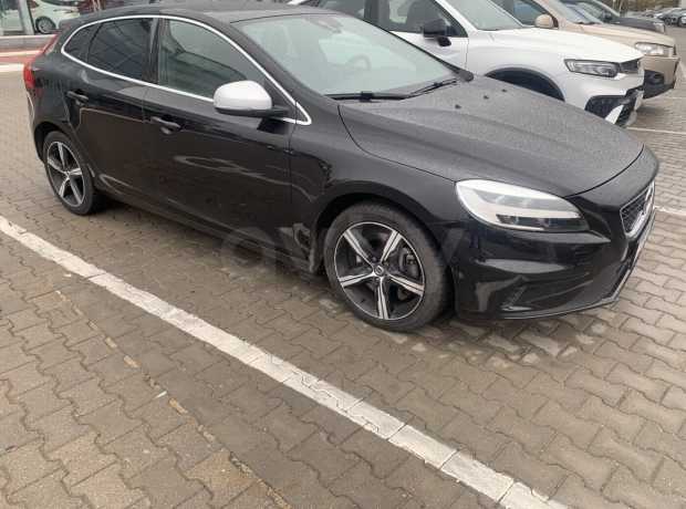 Volvo V40 II Рестайлинг