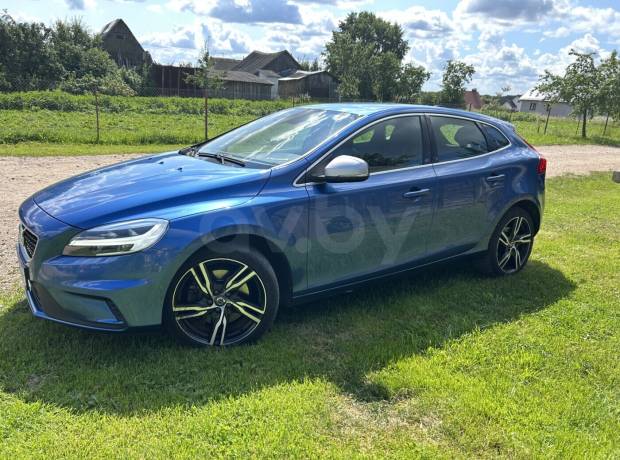 Volvo V40 II Рестайлинг