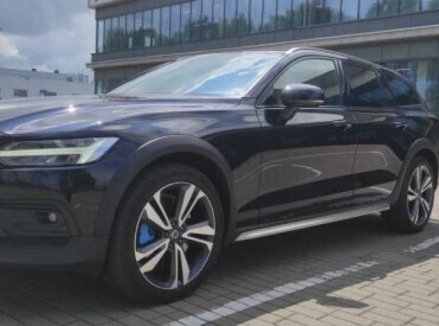 Volvo V60 Cross Country II, 2020, пробег 270000 км Volvo V60 Cross Country II, 2020, пробег 270000 км