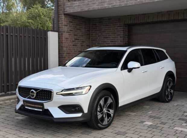 Volvo V60 Cross Country II, 2023, пробег 20300 км