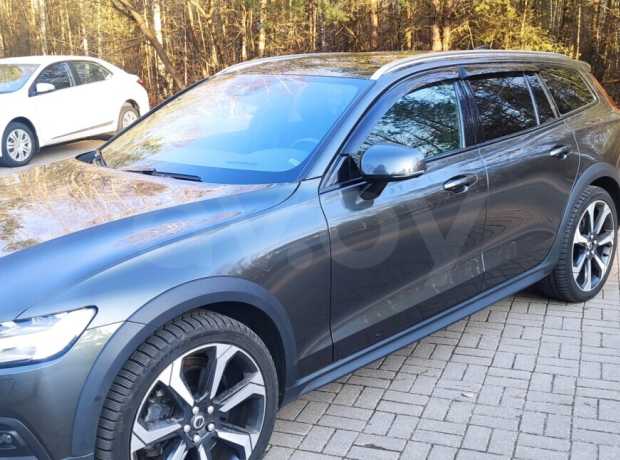 Volvo V60 Cross Country II