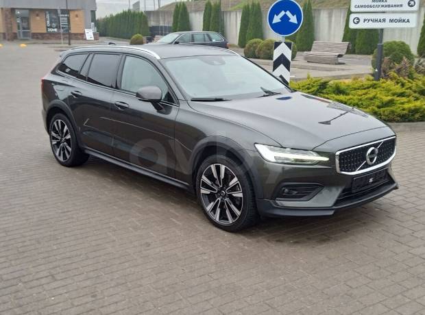 Volvo V60 Cross Country II