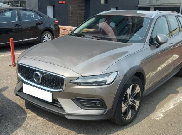 Volvo V60 Cross Country II