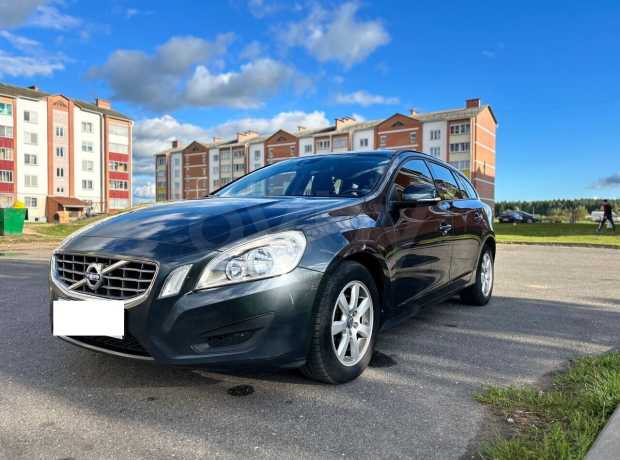 Volvo V60 I