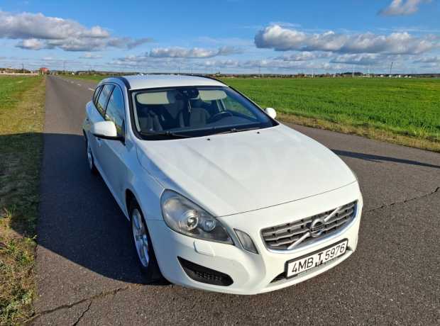 Volvo V60 I