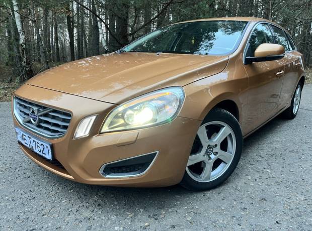 Volvo V60 I