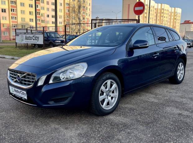 Volvo V60 I