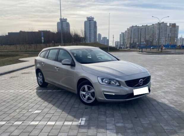 Volvo V60 I  Рестайлинг, 2018, пробег 242245 км