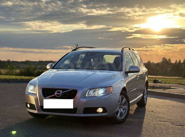 Volvo V70 III