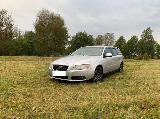 Volvo V70 III