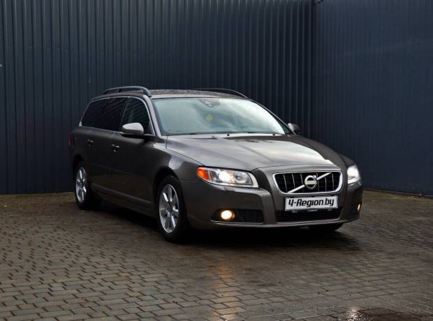 Volvo V70 III