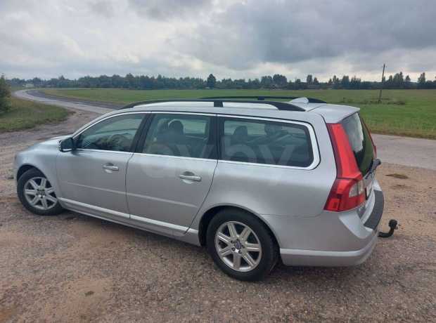 Volvo V70 III