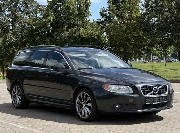 Volvo V70 III