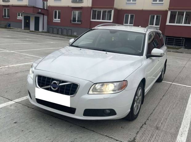 Volvo V70 III