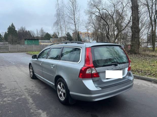 Volvo V70 III