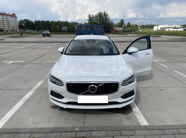 Volvo V90 II