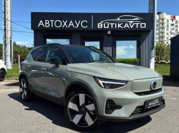 Volvo XC40 I  Рестайлинг, 2023, пробег 4500 км