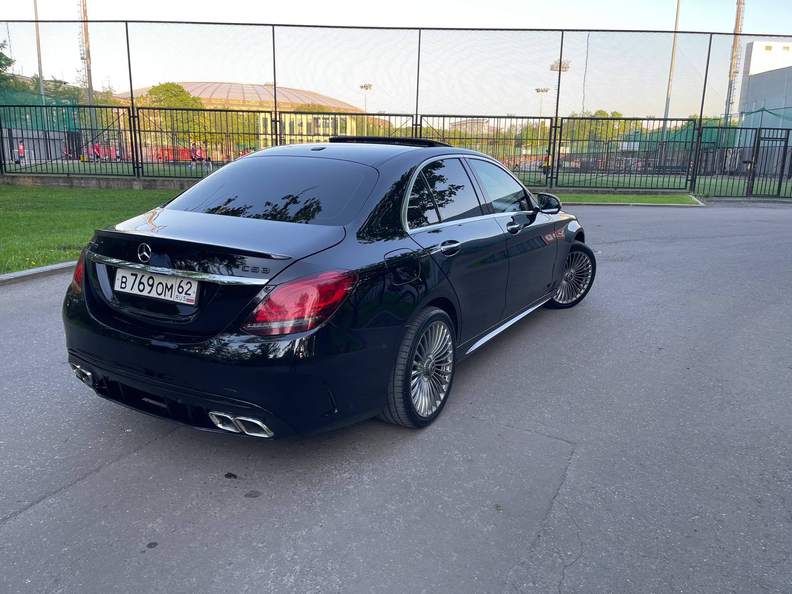 Mercedes-Benz C-класс, вид сзади справа